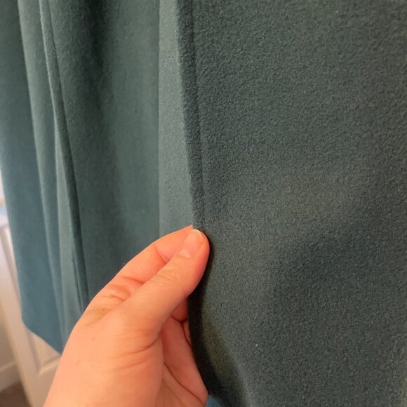 Peter James (UK) Green wool/cashmere cape - Picture 7 of 12